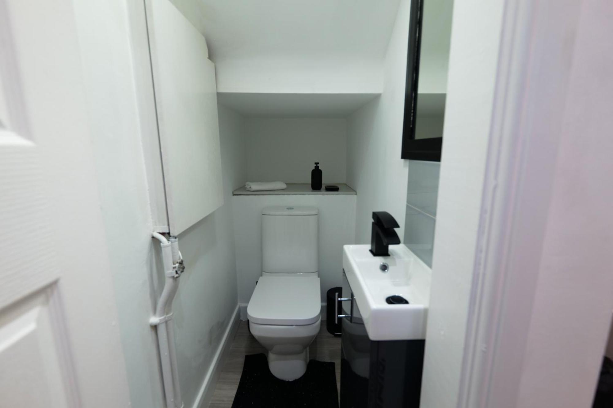 Downtown Cozy House In Manchester Ngoại thất bức ảnh